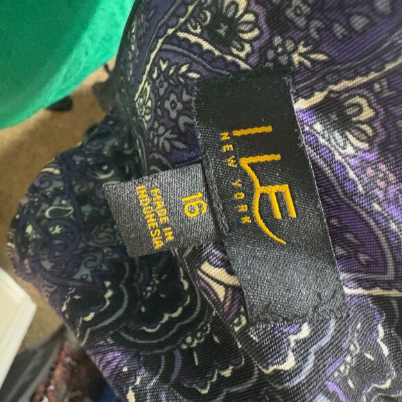 ILE New York Shift Dress Purple Paisley Floral Size 16 knee length career office - Picture 10 of 10